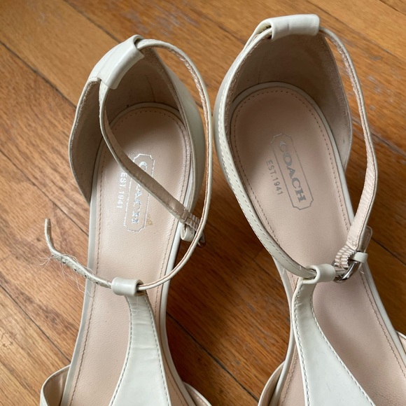 Coach logo white kitten heeled sandals - Picture 3 of 8